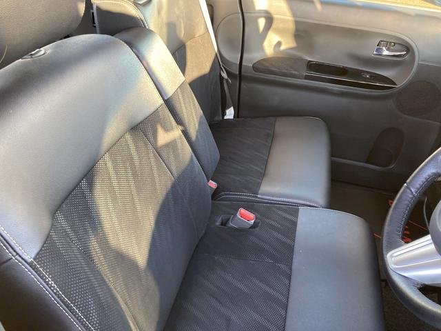 タント カスタムＲＳ　トップエディションＳＡＩＩ　１５インチアルミホイール　大型エアロバンパー　ＬＥＤヘッドランプ　オート格納式カラードドアミラー　本革巻ステアリングホイール　両側パワースライドドア（13枚目）