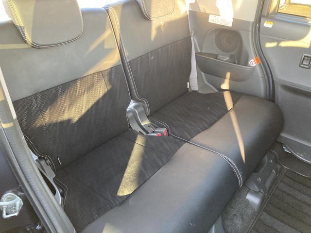 タント カスタムＲＳ　トップエディションＳＡＩＩ　１５インチアルミホイール　大型エアロバンパー　ＬＥＤヘッドランプ　オート格納式カラードドアミラー　本革巻ステアリングホイール　両側パワースライドドア（14枚目）