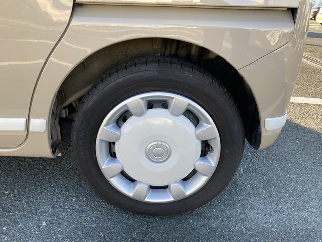 ムーヴキャンバス ＧホワイトアクセントＶＳ　ＳＡＩＩＩ　１４インチフルホイールキャップ　ＬＥＤヘッドランプ　キーフリーシステム　両側パワースライドドア　オートエアコン（プッシュ式）　オートライト　置きラクボックス（20枚目）