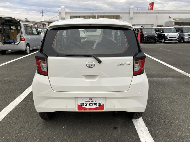 ミライース L SAIII 13インチフルホイールキャップ マルチリフレクターハロゲンヘッドランプ 可倒式ドアミラー 自発光式デジタルメーターアンバーイルミネーションメーター マニュアルエアコン(ダイヤル式) キーレスエントリー(3枚目)