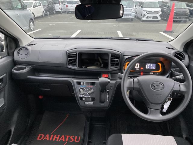 ミライース L SAIII 13インチフルホイールキャップ マルチリフレクターハロゲンヘッドランプ 可倒式ドアミラー 自発光式デジタルメーターアンバーイルミネーションメーター マニュアルエアコン(ダイヤル式) キーレスエントリー(15枚目)