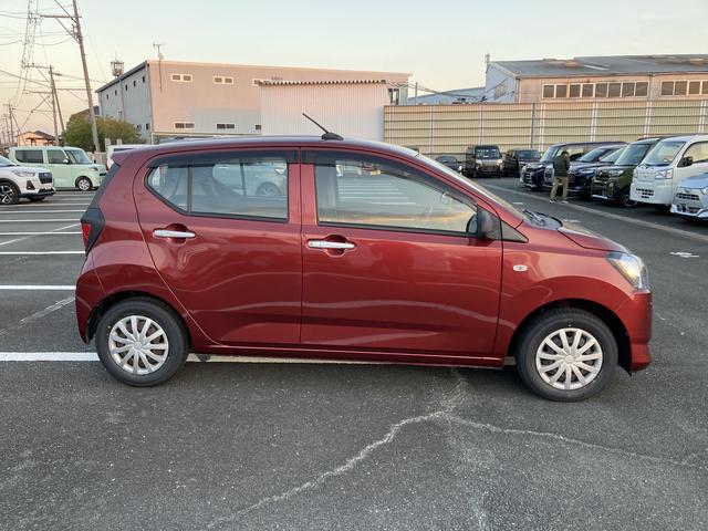 ミライース Ｌ　ＳＡＩＩＩ　１３インチフルホイールキャップ　マルチリフレクターハロゲンヘッドランプ　可倒式ドアミラー　自発光式デジタルメーターアンバーイルミネーションメーター　マニュアルエアコン（ダイヤル式）　キーレスエントリー（5枚目）