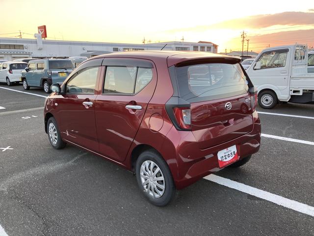 ミライース Ｌ　ＳＡＩＩＩ　１３インチフルホイールキャップ　マルチリフレクターハロゲンヘッドランプ　可倒式ドアミラー　自発光式デジタルメーターアンバーイルミネーションメーター　マニュアルエアコン（ダイヤル式）　キーレスエントリー（9枚目）