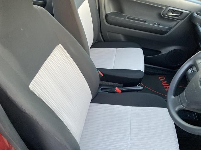 ミライース Ｌ　ＳＡＩＩＩ　１３インチフルホイールキャップ　マルチリフレクターハロゲンヘッドランプ　可倒式ドアミラー　自発光式デジタルメーターアンバーイルミネーションメーター　マニュアルエアコン（ダイヤル式）　キーレスエントリー（13枚目）