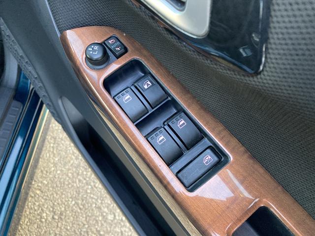 ムーヴ カスタム　ＸリミテッドＩＩ　ＳＡＩＩＩ　１４インチアルミホイール　ウレタンインパネセンターシフト　スーパーＵＶＩＲカットガラス（フロントドア）　ＬＥＤヘッドランプ　自発光式２眼メーター　ＴＦＴカラーマルチインフォメーションディスプレイ（18枚目）