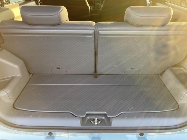 タフト Gターボ クロムベンチャー 15インチアルミホイール(シルバー塗装) オートレベリング機能付フルLEDヘッドランプ LEDフォグランプ 本革巻ステアリングホイール 本革巻インパネセンターシフト(19枚目)