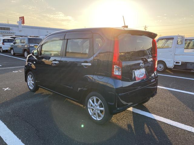 ムーヴ ＸリミテッドＩＩ　ＳＡＩＩＩ　ＬＥＤヘッドランプ　ブラックインテリアパック　１４インチアルミホイール　スーパーＵＶＩＲカットガラス　キーフリーシステム　オートエアコン（プッシュ式）（9枚目）