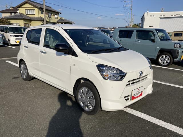 ミライース Ｘ　ＳＡＩＩＩ　１４インチフルホイールキャップ　ＬＥＤヘッドランプ　電動格納式（カラード）ドアミラー　自発光式デジタルメーターブルーイルミネーションメーター　マニュアルエアコン（ダイヤル式）　キーレスエントリー（7枚目）