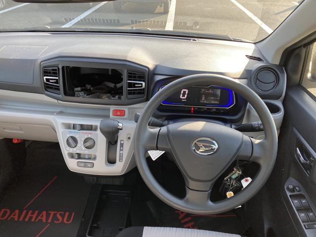 ミライース Ｘ　ＳＡＩＩＩ　１４インチフルホイールキャップ　ＬＥＤヘッドランプ　電動格納式（カラード）ドアミラー　自発光式デジタルメーターブルーイルミネーションメーター　マニュアルエアコン（ダイヤル式）　キーレスエントリー（16枚目）