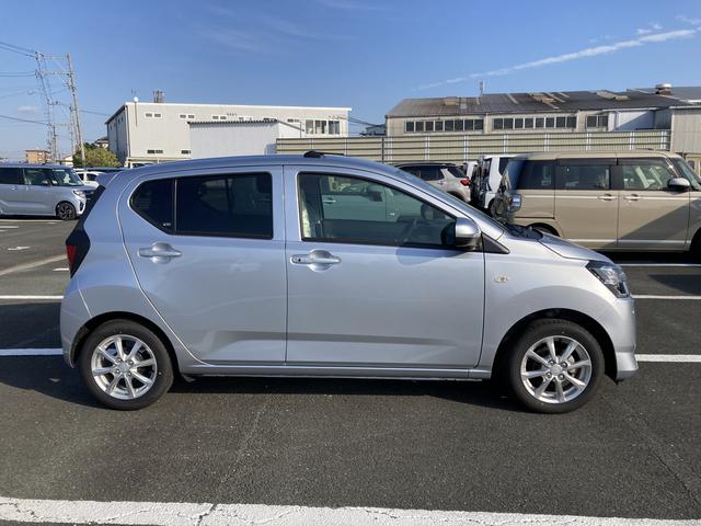 ミライース Ｇ　ＳＡＩＩＩ　１４インチアルミホイール　ＬＥＤヘッドランプ　オート格納式カラードドアミラー　自発光式デジタルメーターブルーイルミネーションメーター　オートエアコン（プッシュ式）　キーフリーシステム（5枚目）