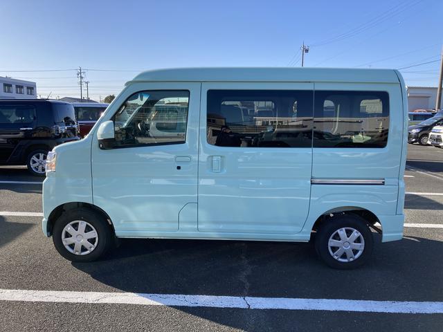 ハイゼットカーゴ クルーズ CVT 電動格納式カラードドアミラー スーパーUVIRカットガラス(フロントウィンドウ) 12インチフルホイールキャップ 撥水フルファヴリックシート表皮 大型LED荷室灯 キーフリーシステム(5枚目)