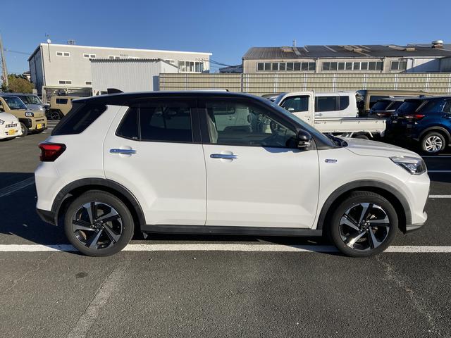 ロッキー プレミアムＧ　ＨＥＶ　１７インチアルミホイール　ＵＶＩＲカット遮音ガラス　フルＬＥＤヘッドランプ　キーフリーシステム　革巻きステアリングホイール　本革シフトノブ　アクティブマルチインフォメーションメーター（5枚目）