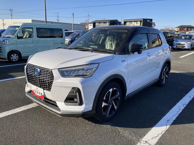 ロッキー プレミアムＧ　ＨＥＶ　１７インチアルミホイール　ＵＶＩＲカット遮音ガラス　フルＬＥＤヘッドランプ　キーフリーシステム　革巻きステアリングホイール　本革シフトノブ　アクティブマルチインフォメーションメーター（6枚目）