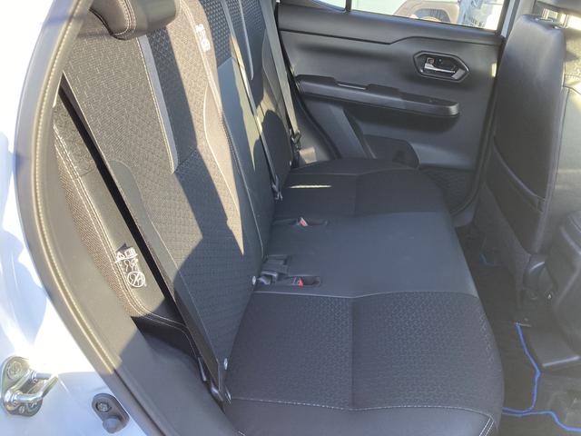 ロッキー プレミアムＧ　ＨＥＶ　１７インチアルミホイール　ＵＶＩＲカット遮音ガラス　フルＬＥＤヘッドランプ　キーフリーシステム　革巻きステアリングホイール　本革シフトノブ　アクティブマルチインフォメーションメーター（14枚目）