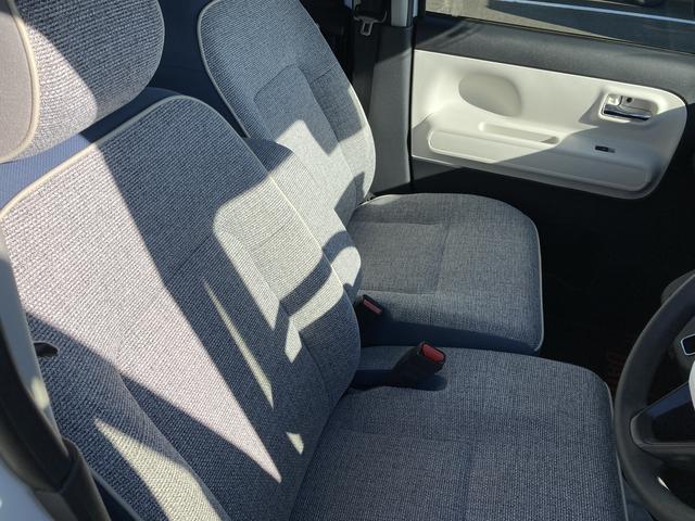 ムーヴキャンバス ストライプスGターボ 14インチフルホイールキャップ キーフリーシステム プッシュボタンスタート UVカットガラス 両側パワースライドドア ハロゲンヘッドライト ラゲージアンダーボックス(13枚目)