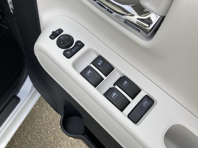 ムーヴキャンバス ストライプスＧターボ　１４インチフルホイールキャップ　ＬＥＤヘッドランプ　ＬＥＤフォグランプ　ホっとカップホルダー　両側パワースライドドア　キーフリーシステム　プッシュボタンスタート　ＵＶカットガラス（18枚目）