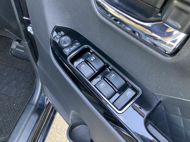 タント カスタムRSスタイルセレクション 15インチアルミホイール キーフリーシステム プッシュボタンスタート オートエアコン(プッシュ式) フルLEDヘッドランプ オート格納式カラードドアミラー 本革巻ステアリングホイール(18枚目)