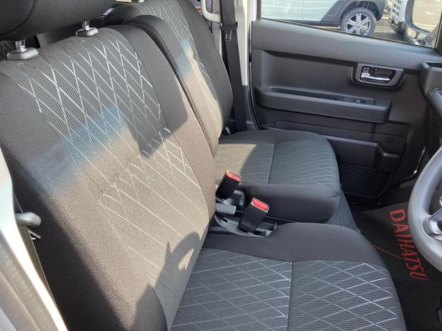 �É��_�C�n�c�ł́A��R�O�O��̖L�x�ȍ݌ɂ���A���q�l�Ƀs�b�^���̒��ÎԂ����I�т��������܂��B