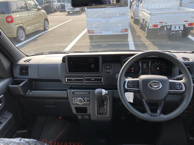 �L�X�Ƃ������ԏ�����p�ӂ��Ă���܂��̂ŁA�^�]�����ȕ��ł������S���������B�܂��A��^�̉������������܂��̂ŁA�J�ɔG��邱�ƂȂ����ړ��ł��܂��B