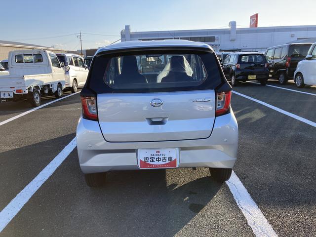 ミライース Ｌ　ＳＡＩＩＩ　１３インチフルホイールキャップ　マルチリフレクターハロゲンヘッドランプ　可倒式ドアミラー　自発光式デジタルメーターアンバーイルミネーションメーター　マニュアルエアコン（ダイヤル式）　キーレスエントリー（3枚目）