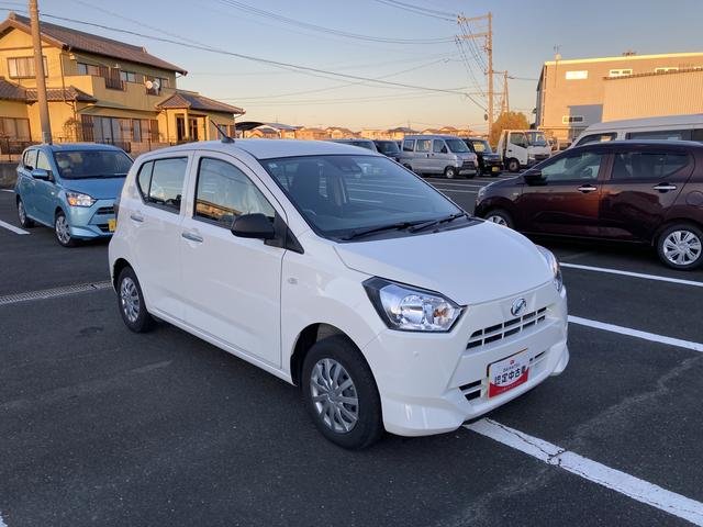 ミライース Ｌ　ＳＡＩＩＩ　１３インチフルホイールキャップ　マルチリフレクターハロゲンヘッドランプ　可倒式ドアミラー　自発光式デジタルメーターアンバーイルミネーションメーター　マニュアルエアコン（ダイヤル式）　キーレスエントリー（7枚目）
