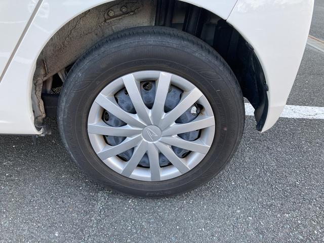 ミライース Ｌ　ＳＡＩＩＩ　１３インチフルホイールキャップ　マルチリフレクターハロゲンヘッドランプ　可倒式ドアミラー　自発光式デジタルメーターアンバーイルミネーションメーター　マニュアルエアコン（ダイヤル式）　キーレスエントリー（20枚目）