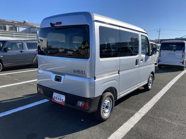 ハイゼットカーゴ ＤＸ　ＭＴ車　撥水フルファブリックシート表皮　オーバーヘッドシェルフ　アッパートレイ　キーレスエントリー　ユースフルナット（３１ヶ所）（8枚目）