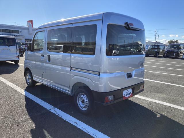 ハイゼットカーゴ ＤＸ　ＭＴ車　撥水フルファブリックシート表皮　オーバーヘッドシェルフ　アッパートレイ　キーレスエントリー　ユースフルナット（３１ヶ所）（9枚目）