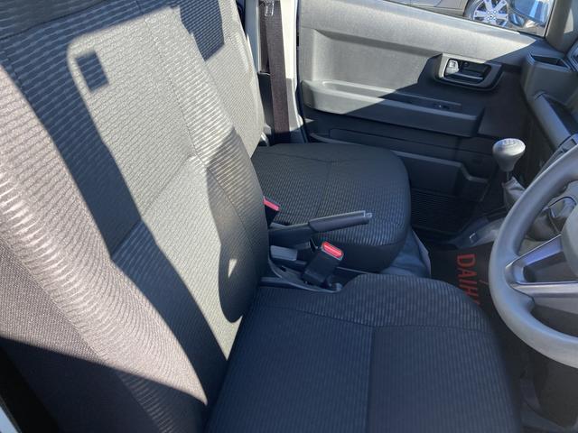 ハイゼットカーゴ ＤＸ　ＭＴ車　撥水フルファブリックシート表皮　オーバーヘッドシェルフ　アッパートレイ　キーレスエントリー　ユースフルナット（３１ヶ所）（13枚目）