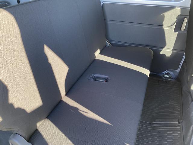 ハイゼットカーゴ ＤＸ　ＭＴ車　撥水フルファブリックシート表皮　オーバーヘッドシェルフ　アッパートレイ　キーレスエントリー　ユースフルナット（３１ヶ所）（14枚目）