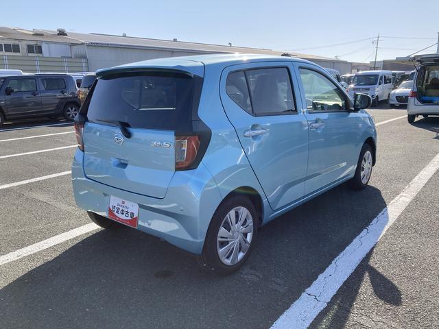 ミライース Ｘ　ＳＡＩＩＩ　１４インチフルホイールキャップ　ＬＥＤヘッドランプ　電動格納式（カラード）ドアミラー　自発光式デジタルメーターブルーイルミネーションメーター　マニュアルエアコン（ダイヤル式）　キーレスエントリー（8枚目）