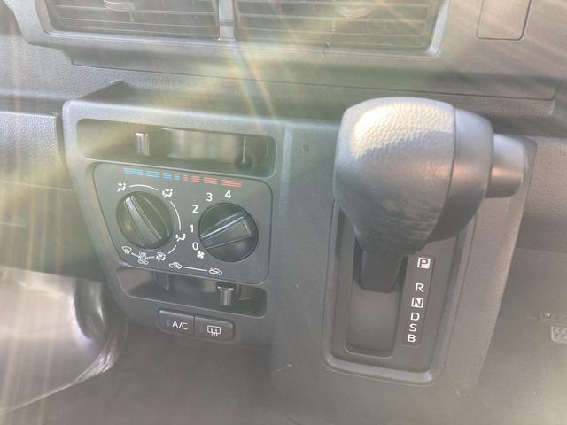 ハイゼットカーゴ ＤＸ　ＣＶＴ　撥水フルファブリックシート表皮　オーバーヘッドシェルフ　アッパートレイ　キーレスエントリー　ユースフルナット（３１ヶ所）（11枚目）