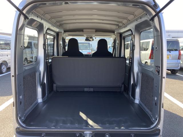 ハイゼットカーゴ ＤＸ　ＣＶＴ　撥水フルファブリックシート表皮　オーバーヘッドシェルフ　アッパートレイ　キーレスエントリー　ユースフルナット（３１ヶ所）（12枚目）