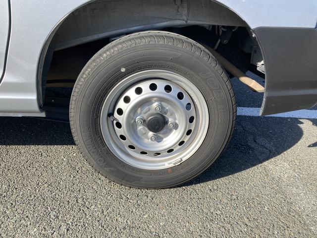 ハイゼットカーゴ ＤＸ　ＣＶＴ　撥水フルファブリックシート表皮　オーバーヘッドシェルフ　アッパートレイ　キーレスエントリー　ユースフルナット（３１ヶ所）（20枚目）