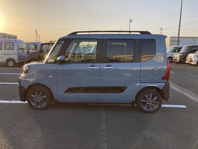 タント ファンクロス　１４インチアルミホイール　大型エアロバンパー　フルＬＥＤヘッドランプ　オート格納式カラードドアミラー　両側パワースライドドア　キーフリーシステム　プッシュボタンスタート（4枚目）