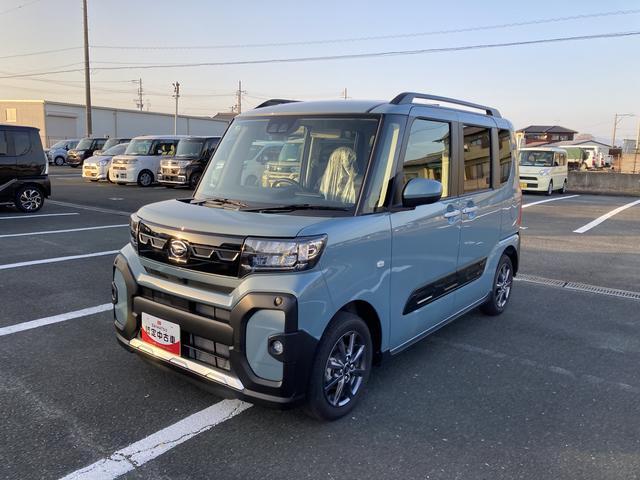 タント ファンクロス　１４インチアルミホイール　大型エアロバンパー　フルＬＥＤヘッドランプ　オート格納式カラードドアミラー　両側パワースライドドア　キーフリーシステム　プッシュボタンスタート（6枚目）