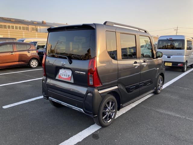 タント ファンクロス　１４インチアルミホイール　大型エアロバンパー　フルＬＥＤヘッドランプ　オート格納式カラードドアミラー　両側パワースライドドア　キーフリーシステム　プッシュボタンスタート（8枚目）