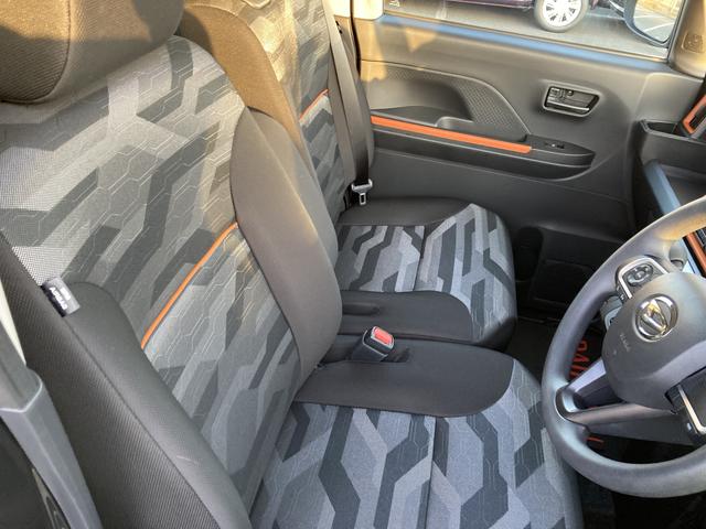 タント ファンクロス　１４インチアルミホイール　大型エアロバンパー　フルＬＥＤヘッドランプ　オート格納式カラードドアミラー　両側パワースライドドア　キーフリーシステム　プッシュボタンスタート（13枚目）