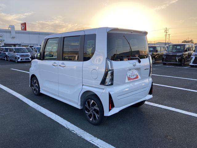 タント カスタムＸ　１４インチアルミホイール　大型エアロバンパー　フルＬＥＤヘッドランプ　オート格納式カラードドアミラー　両側パワースライドドア　キーフリーシステム　プッシュボタンスタート（9枚目）