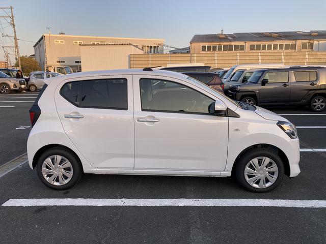 ミライース X SAIII 14インチフルホイールキャップ LEDヘッドランプ 電動格納式(カラード)ドアミラー 自発光式デジタルメーターブルーイルミネーションメーター マニュアルエアコン(ダイヤル式) キーレスエントリー(5枚目)