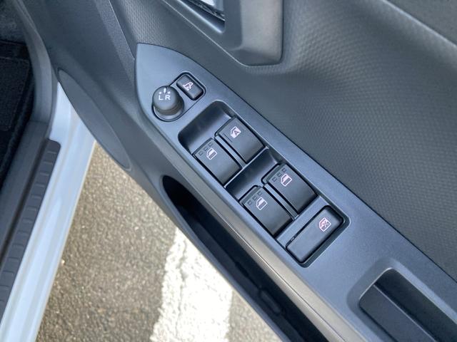 ミライース X SAIII 14インチフルホイールキャップ LEDヘッドランプ 電動格納式(カラード)ドアミラー 自発光式デジタルメーターブルーイルミネーションメーター マニュアルエアコン(ダイヤル式) キーレスエントリー(18枚目)