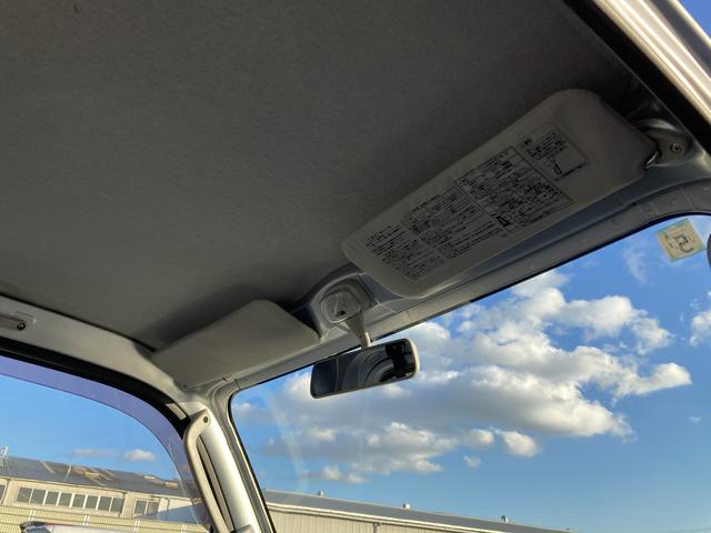 ハイゼットトラック EXT 4WD MT車 マニュアルエアコン パワーステアリング パワーウィンドウ UVカットガラス ハロゲンヘッドライト キーレスエントリー(12枚目)