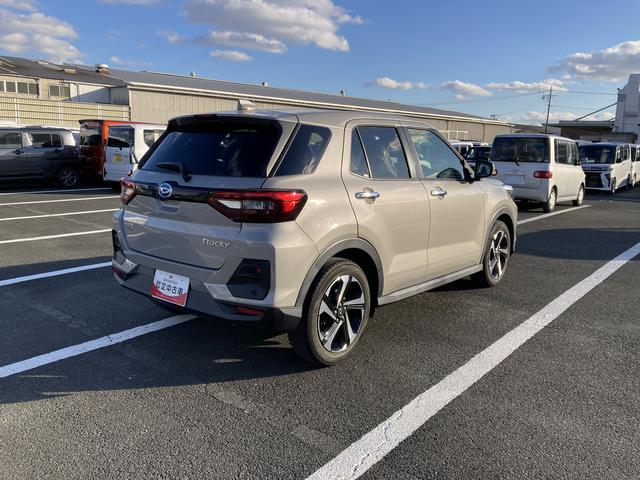 ロッキー プレミアムG HEV 17インチアルミホイール UVIRカット遮音ガラス フルLEDヘッドランプ キーフリーシステム 革巻きステアリングホイール 本革シフトノブ アクティブマルチインフォメーションメーター(8枚目)