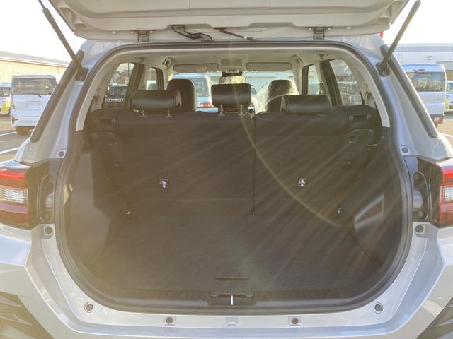 ロッキー プレミアムG HEV 17インチアルミホイール UVIRカット遮音ガラス フルLEDヘッドランプ キーフリーシステム 革巻きステアリングホイール 本革シフトノブ アクティブマルチインフォメーションメーター(12枚目)