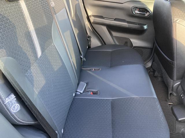 ロッキー プレミアムG HEV 17インチアルミホイール UVIRカット遮音ガラス フルLEDヘッドランプ キーフリーシステム 革巻きステアリングホイール 本革シフトノブ アクティブマルチインフォメーションメーター(14枚目)