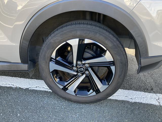 ロッキー プレミアムG HEV 17インチアルミホイール UVIRカット遮音ガラス フルLEDヘッドランプ キーフリーシステム 革巻きステアリングホイール 本革シフトノブ アクティブマルチインフォメーションメーター(20枚目)