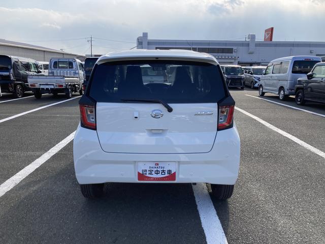 ミライース Ｘ　ＳＡＩＩＩ　１４インチフルホイールキャップ　ＬＥＤヘッドランプ　電動格納式（カラード）ドアミラー　自発光式デジタルメーターブルーイルミネーションメーター　マニュアルエアコン（ダイヤル式）　キーレスエントリー（3枚目）
