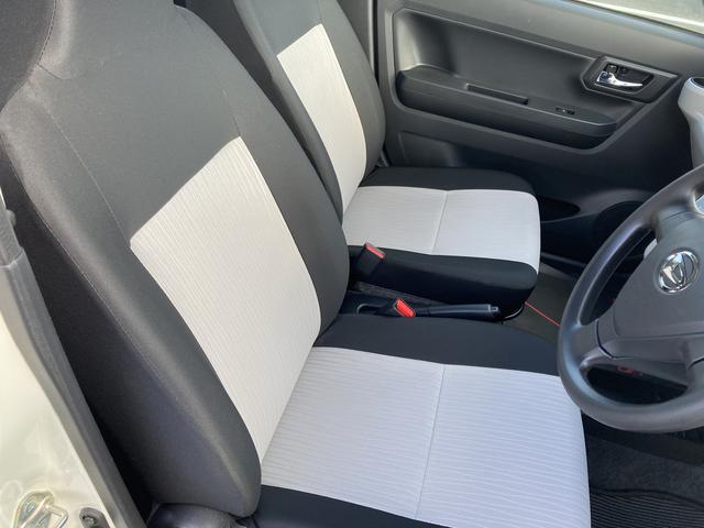 ミライース Ｘ　ＳＡＩＩＩ　１４インチフルホイールキャップ　ＬＥＤヘッドランプ　電動格納式（カラード）ドアミラー　自発光式デジタルメーターブルーイルミネーションメーター　マニュアルエアコン（ダイヤル式）　キーレスエントリー（13枚目）