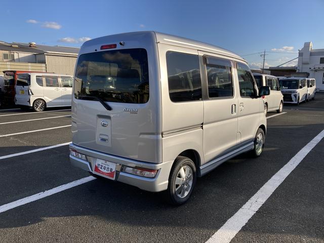 ���[�ԑO�ɂ́A�@��P�Q�����_�������̓_�������{�������܂��B�v���̐����X�^�b�t���_��������̂ŁA���S���Ē��ÎԂɂ���肢�������܂��B