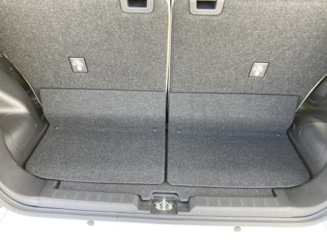 ムーヴ Ｘ　キーフリーシステム　プッシュボタンスタート　ＬＥＤヘッドライト　１４インチフルホイールキャップ　マルチインフォメーションディスプレイ　左側パワースライドドア（19枚目）